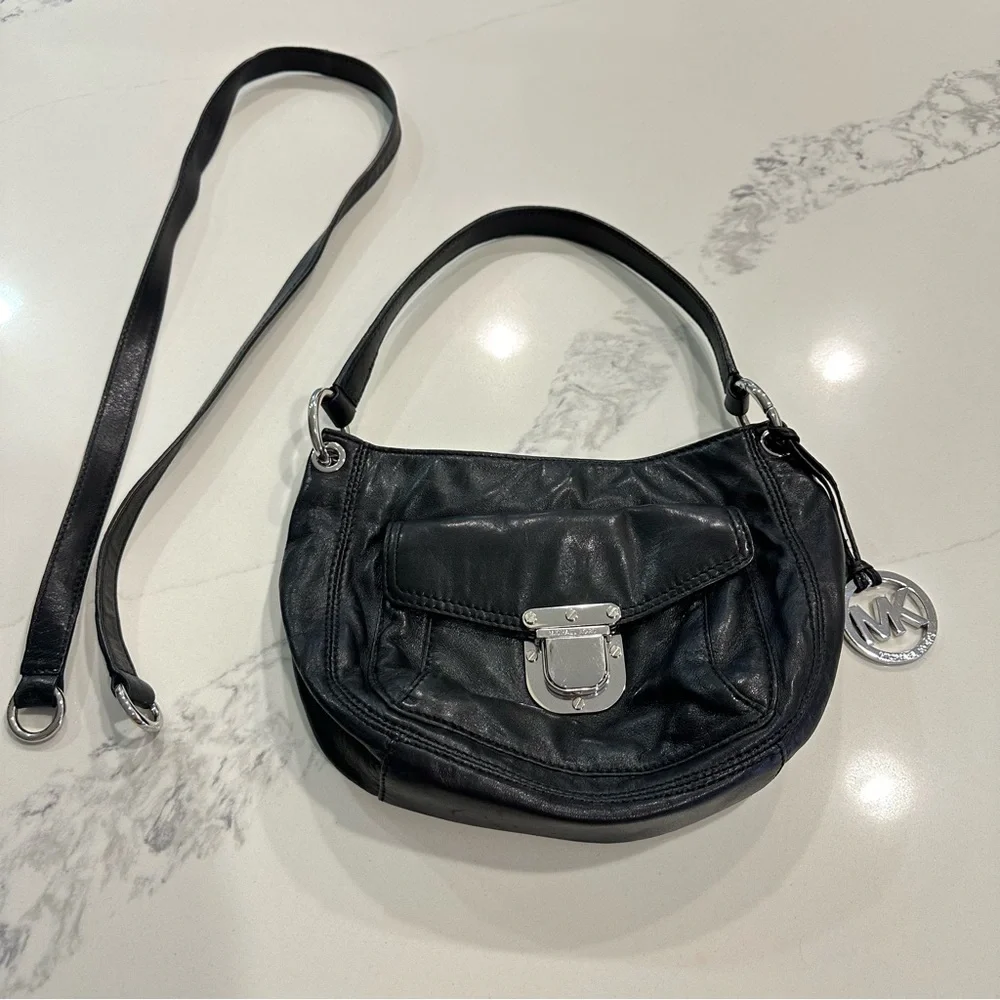 Michael Kors - Leather Shoulder Bag With Removable Crossbody Strap. EUC - Picture 4 of 16